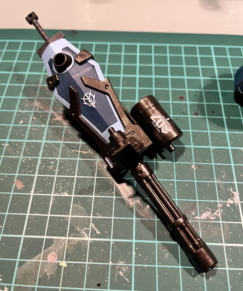 武器はやっぱりこの色がいい。