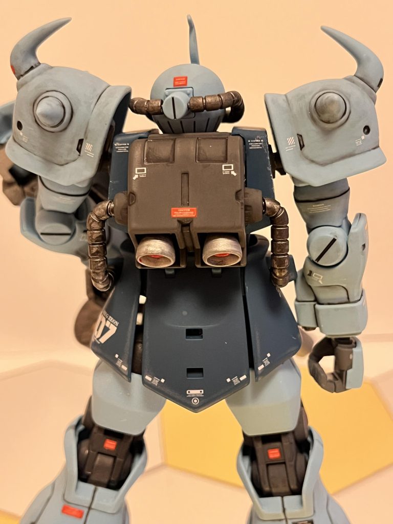 デカールは汎用品を使っているので、使用場所は合ってるかどうかわからないですけど、カッコ良ければそれでいい!ガンプラは自由だ!ガンプラは自己満足だ!!