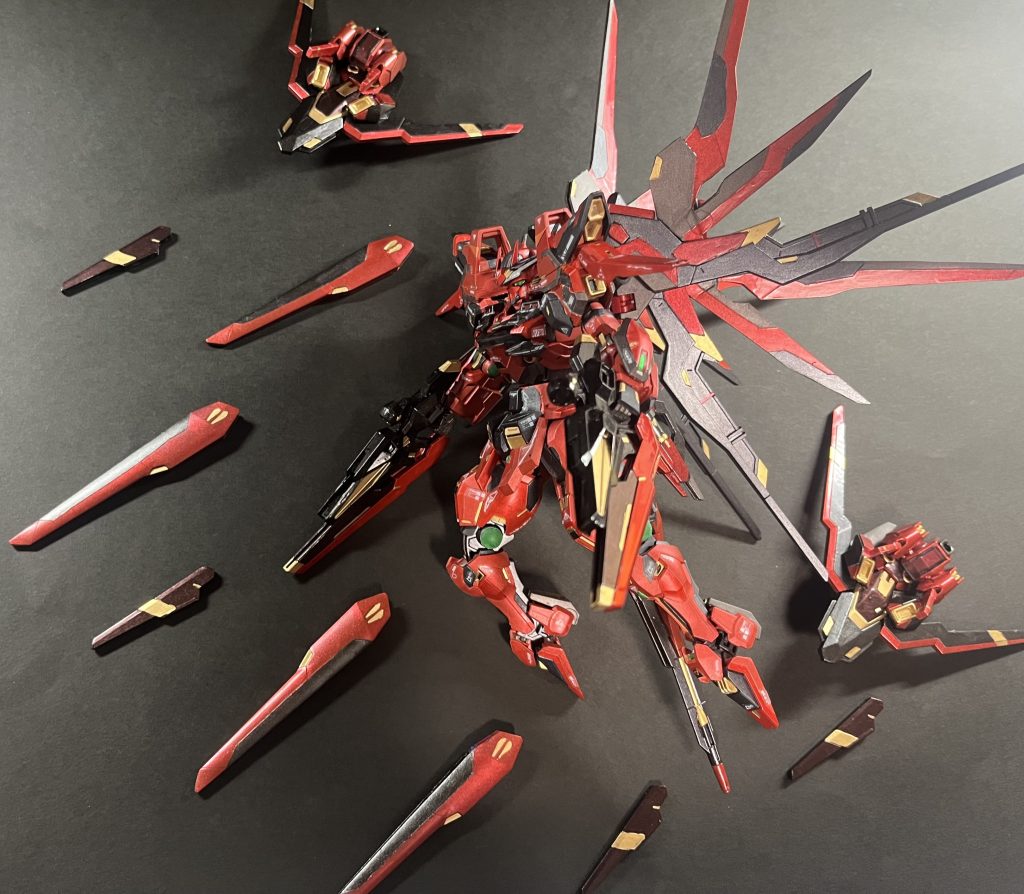 武装ハンドガン×2ライフル×2ロングライラフル(狙撃用)×1超高出力バスターロングライフル×1高性能小型ドラグーン×4VD【ブーメランドラグーン】(space I×2、space 2×2)高火力大型ドラグーン×4ビームサーベル×4エターナルユニット(バックパック)×1