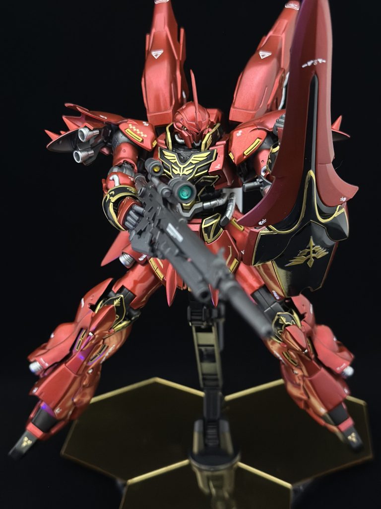 ふくらはぎ、腕、頭部バルカンはメタルパーツに置き換えています。