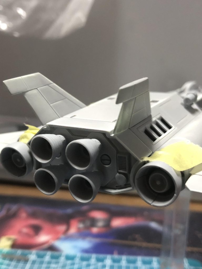 スラスターは市販パーツで作成。 