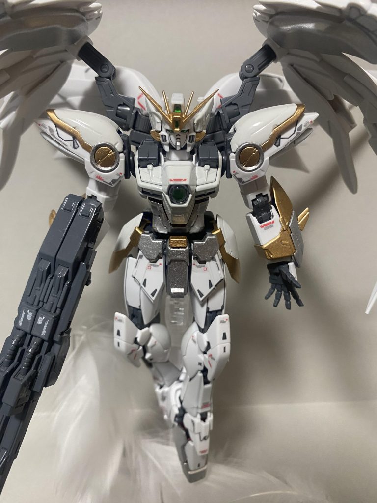 ガンプラ初めて1ヶ月ほどで粗が目立ちますが多めに見て下さい笑