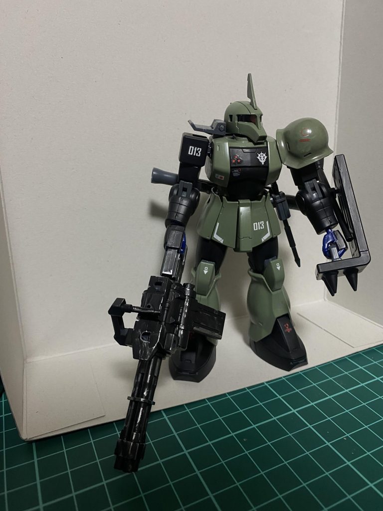 HG旧ザク　筆塗全塗装–4枚目/制作者：アニマルチキン