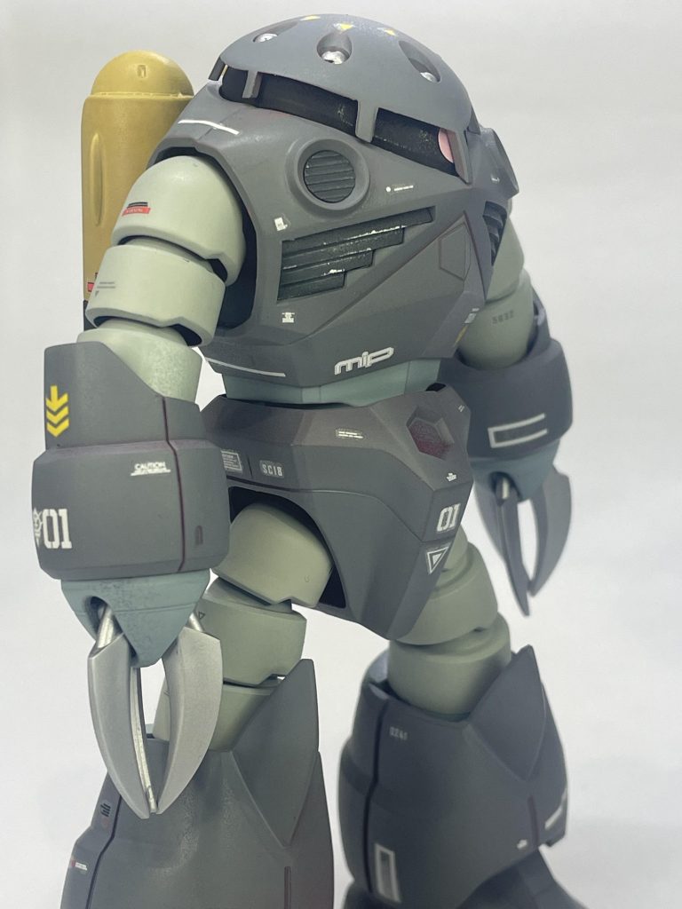 古いキットですがバランスとれた綺麗なフォルムに完成度高いですよね。さらに合わせ目消しやあとハメといった練習要素も盛り沢山で楽しいキット。