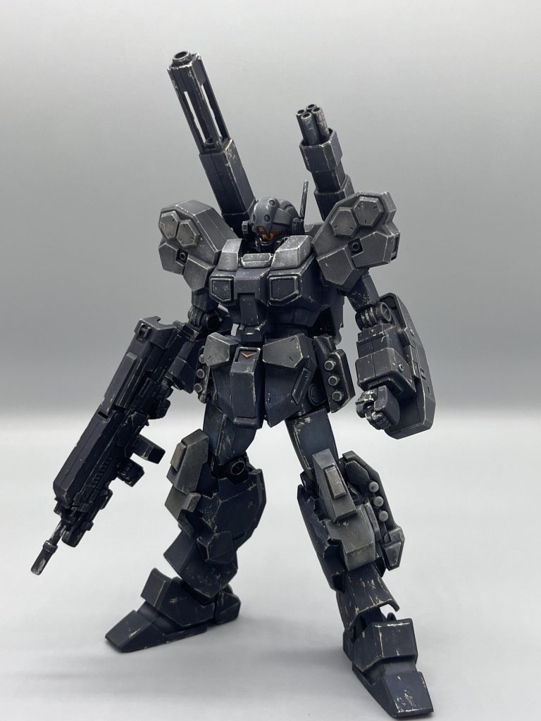 全面。今回も成型色仕上げです。使用したのはリアルタッチマーカー、ウェザリングマスター、ドライブラシにエナメルを使用しました。