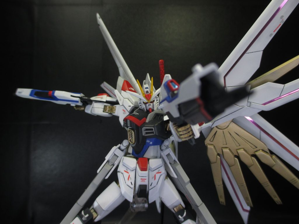 マイティ―ストライクフリーダムガンダム–4枚目/制作者：堺・悠一