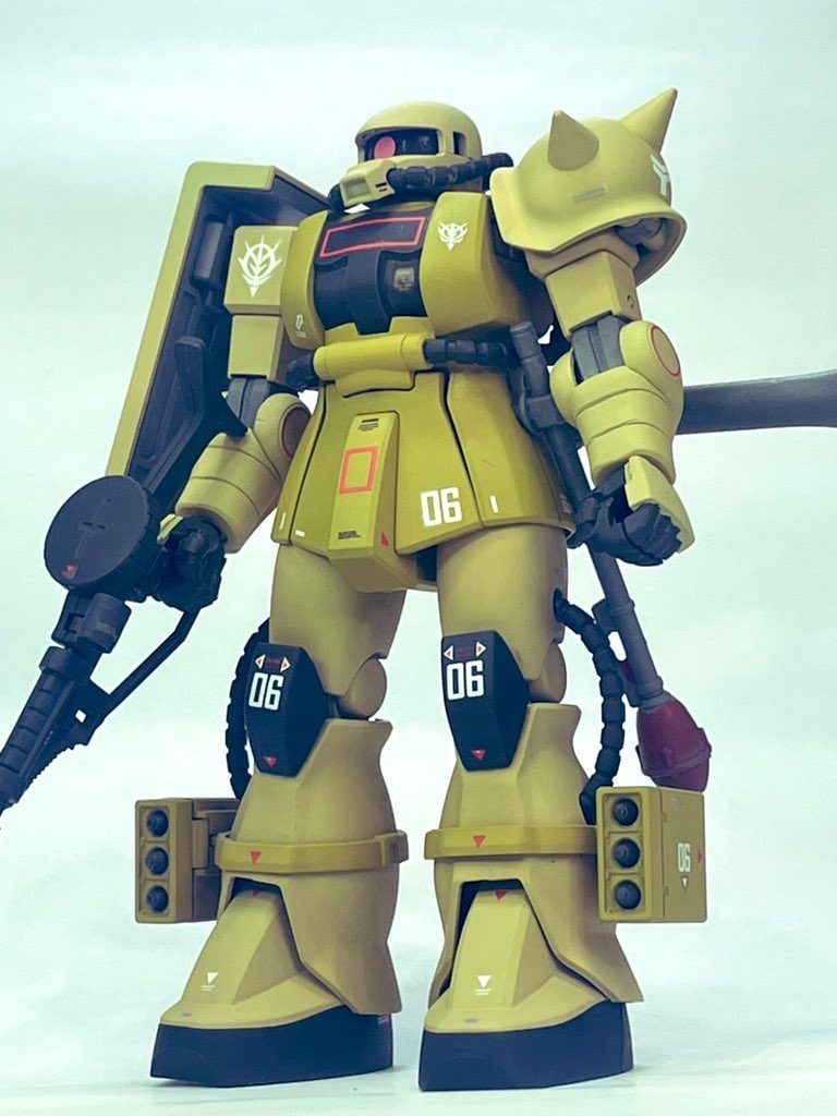 HG 量産型ザク先週のズゴックに引き続き原点に戻ってリバイヴ前のNo.40量産型ザク制作。デザートカラーに全塗装。