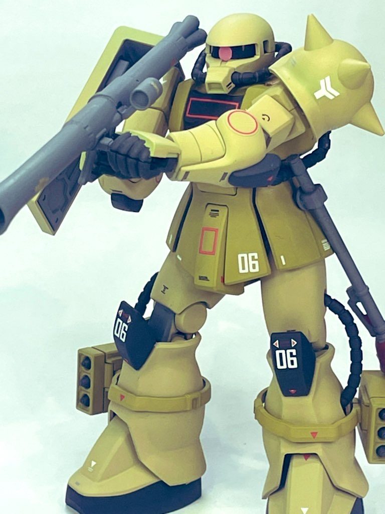 それでも腕がスライドして両手持ちができるなどHGブランドという名にふさわしい技術は感じました。