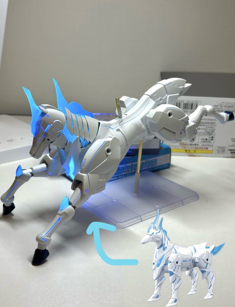 HG風雲再起は起き上がった姿勢がデフォルトなので、疾走感が出せる様に喉まわりと後ろ脚の付け根を切断、競走馬(主にディー○インパクト🐎)を参考に角度を変えてポージングをし直しました🐴✨これまた結構大変でした💦