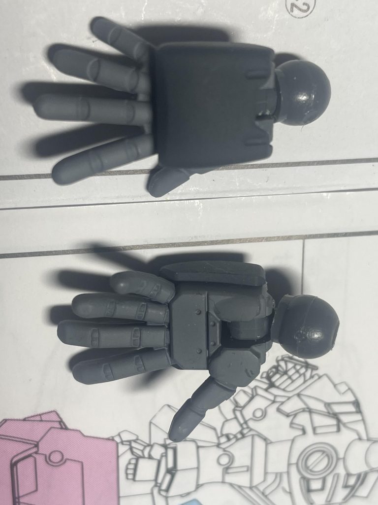 ドムトルーパーのハンドパーツ構成を参考に余っているポリキャップでサイズ調整。