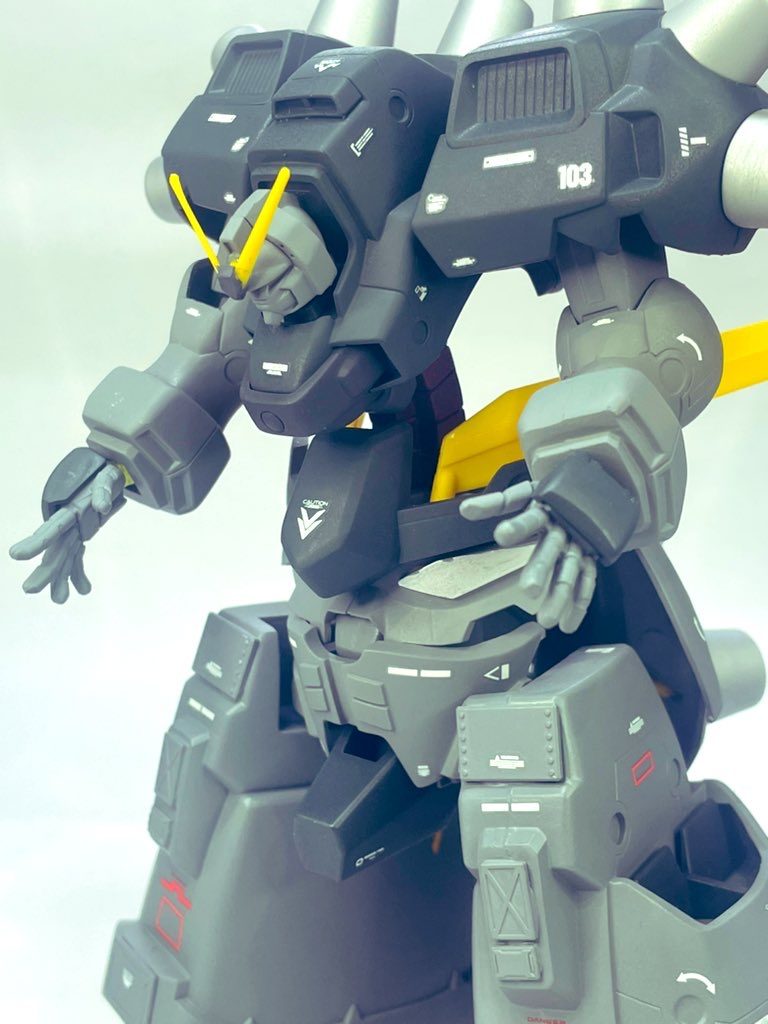 ただポリキャップ手は迫力が足りなかったので、ビルドハンドパーツを使用して表情つけてみました。これぐらいのサイズがちょうど良い気がします。