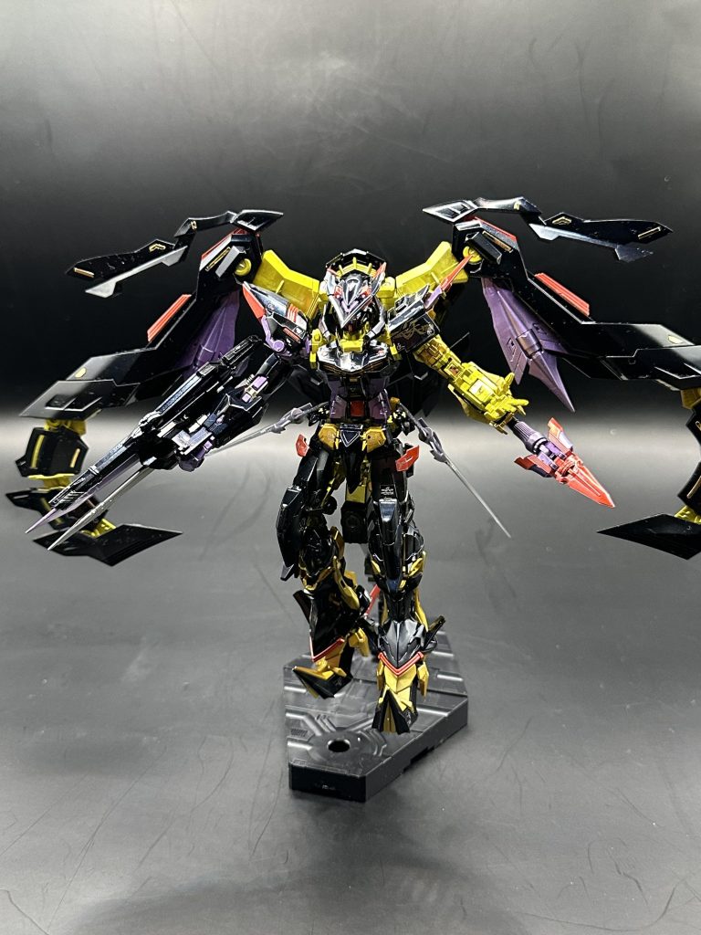 左手の武器がRGでないと付属されてないですからね♪