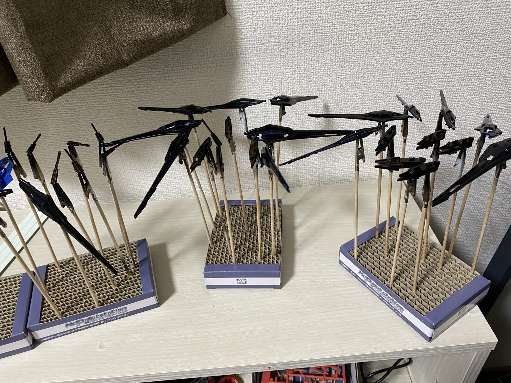 メタリックで塗った部分は全て黒下地