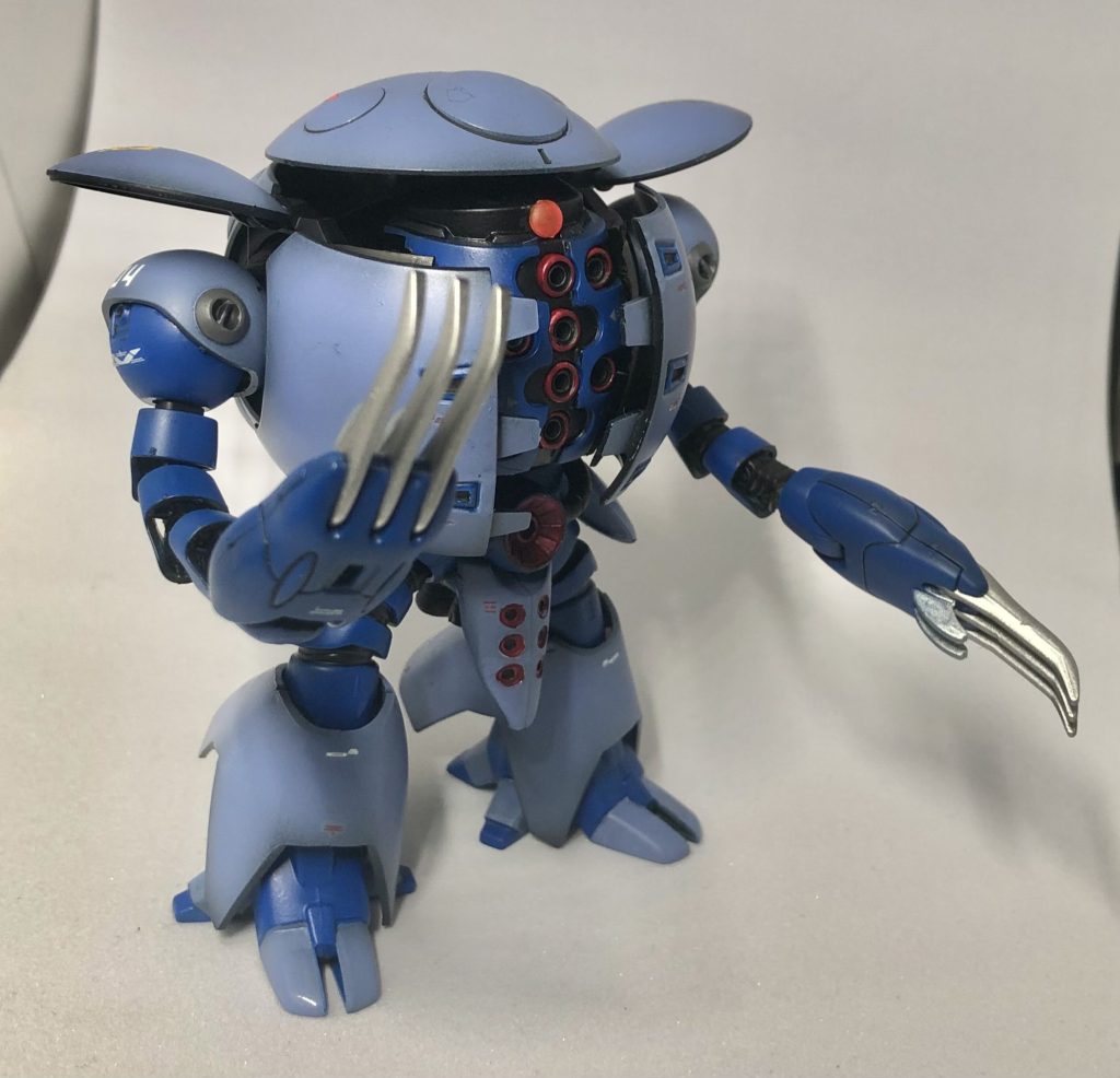 腕部はクロー部分を旧キットから移植。