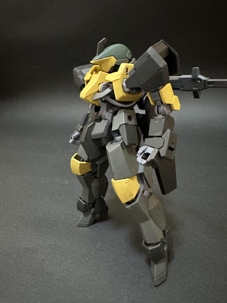 量産機と変わらないカラーのみ変更された専用機、好きなんです。プラモデル完成品　2024 その39