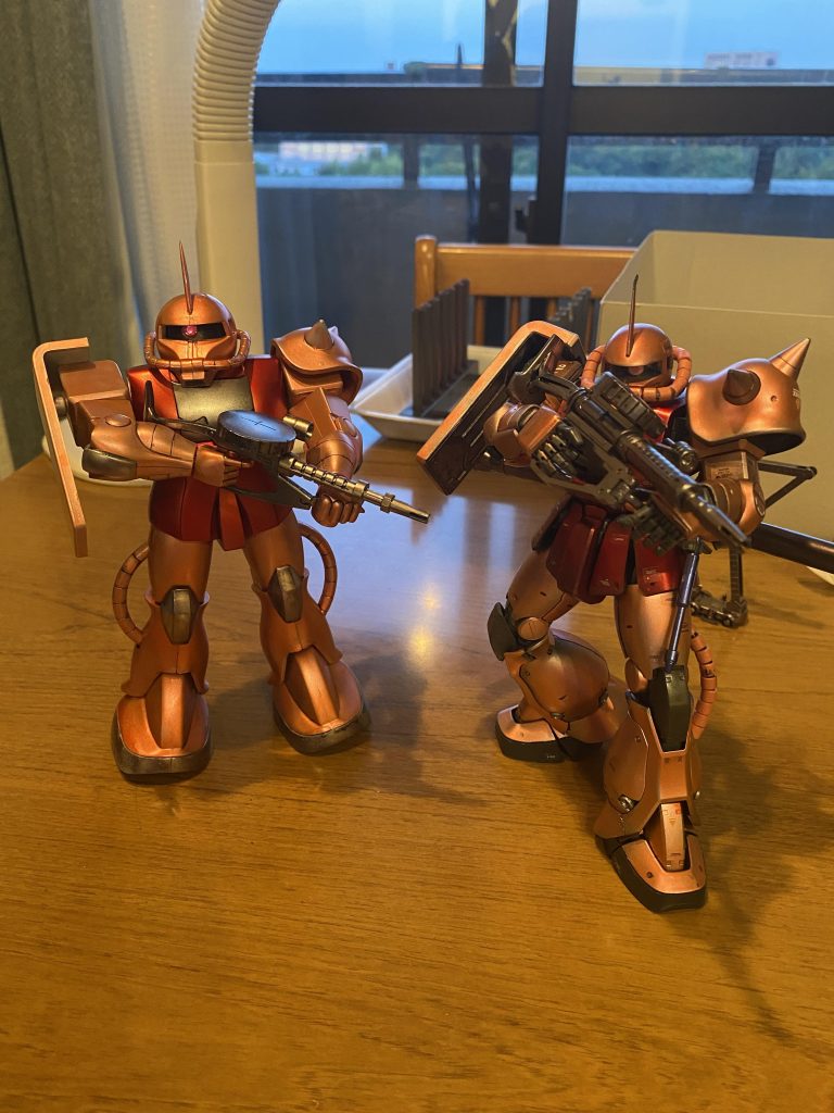 同サイズの旧キットと比較写真。進化がすごい😀