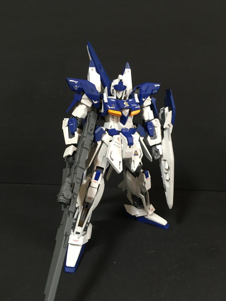 ゼータプラスのスタビライザーと胸ダクトを追加しつつ、腰フロントアーマーと頭部は百万式に変更しています。