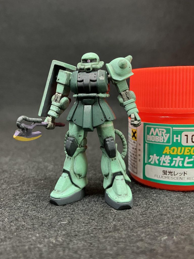 一機目 スタンダードなザクこれは気合い入れようと、合わせ目消してデカールも頑張りました。シタデルのみです。スパイクのシャープ化は技術的に無理と判断し断念…悔しい