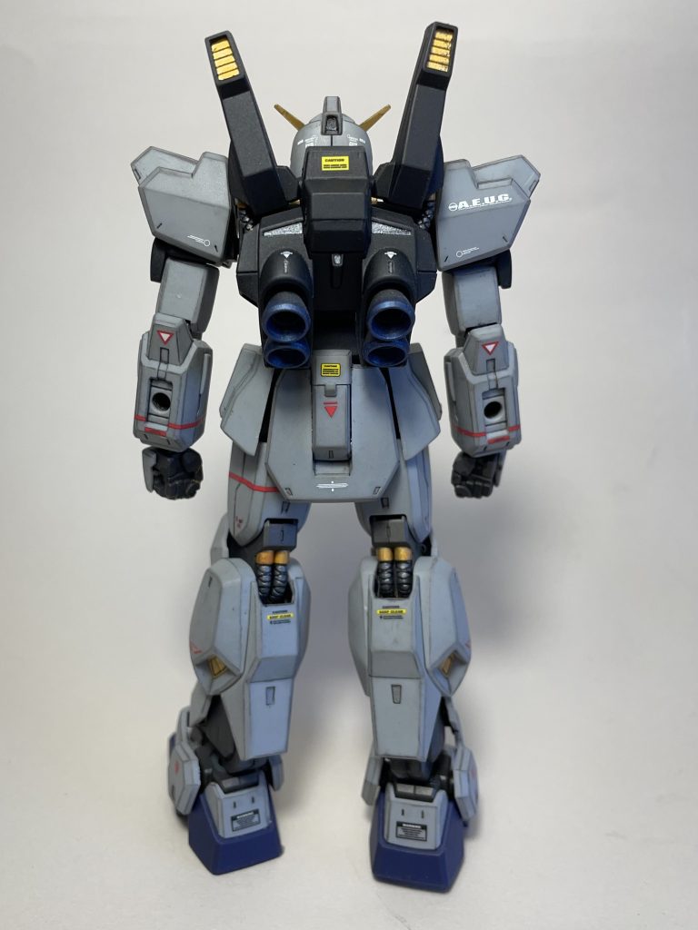 動力パイプはアクリルガッシュのアンティークシルバーを使ってみました。