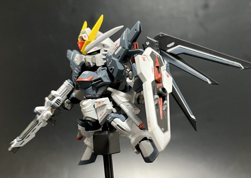 アンテナのシャープがと顎を削り深く下げれるようにしました。