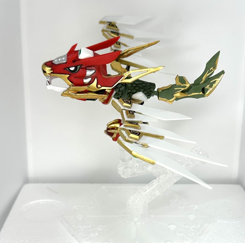 羽をプラ板から作ることでだいぶ赤龍を大きくできました