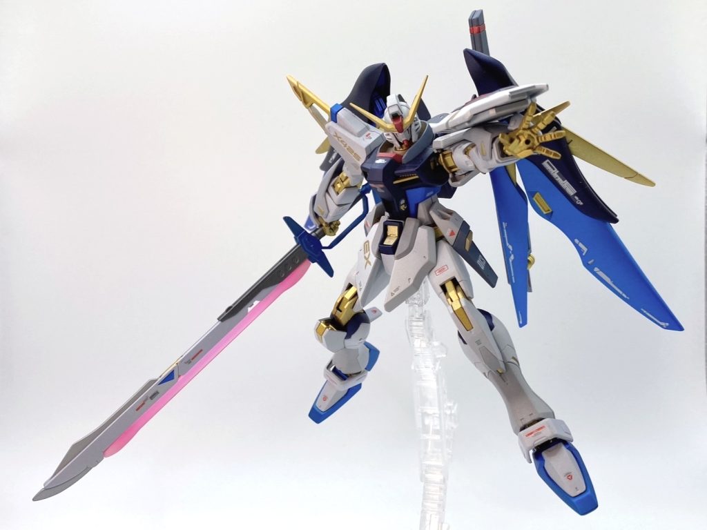 パッと見フリーダムと見まごうスタイル感。フリーダムに無いシャープさが良いですね。