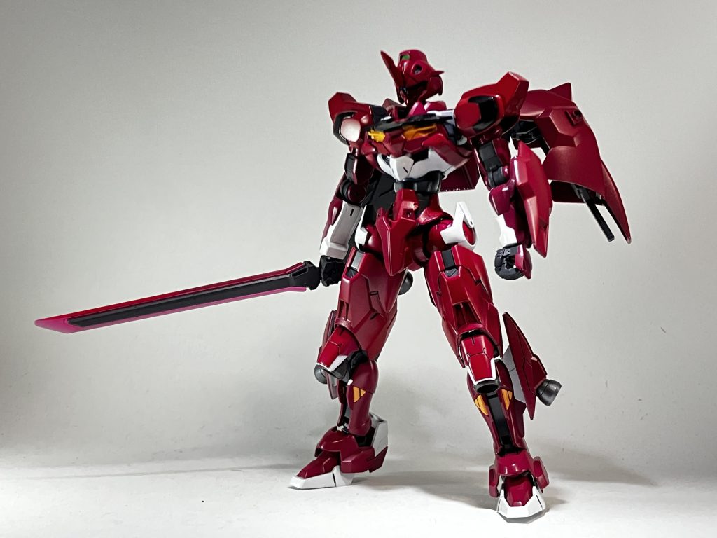 設定としては、GUNDフォーマットが除かれたルブリスをグエル用に改修されたと言う設定で作りました。GUNDフォーマット無しにしてもルブリスの関節機構などの有能さからジェターク社のMSの武装などを組み合わせたワンオフ機となっている。武装はビームブレイド、ビームライフル、ビームトーチ、バルカン砲