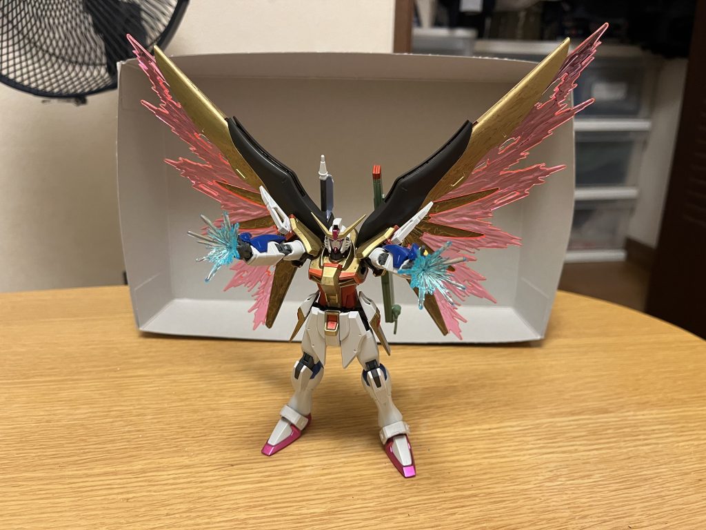 戦闘能力についてフォースインパルスガンダムエクストリームやハーデスインパルスガンダム黄泉冥王などの最強クラスのMSには及ばないものの、それでも強化前のデスティニーガンダムを遥かに凌駕する戦闘能力を誇る。ストライクフリーダムガンダム、インフィニットジャスティスガンダムを軽々と圧倒するほど。