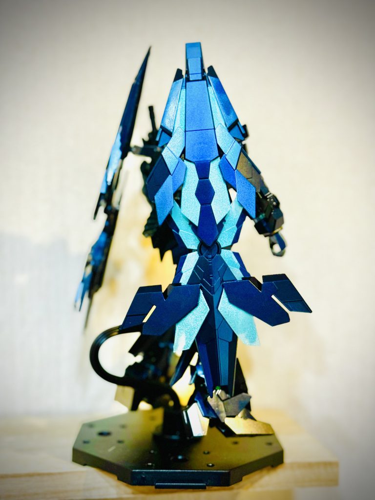 写真だとわかりにくいですがサイコフレーム部が透けてるところが気に入ってます。