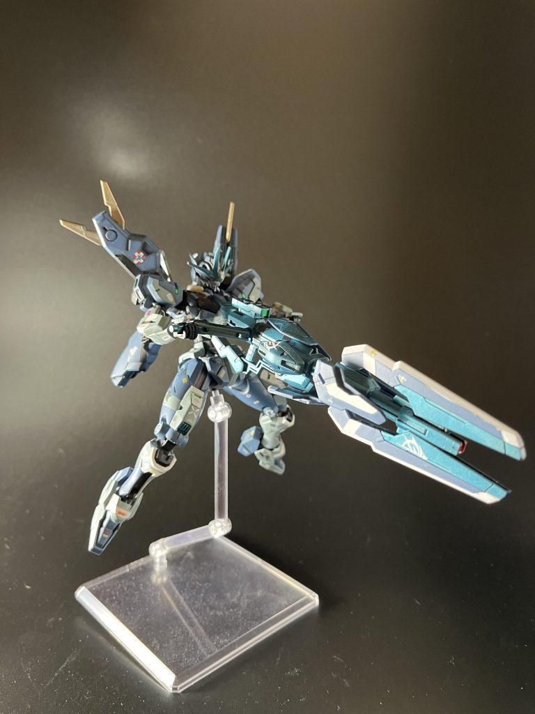 新型の専用携行火器ビームライフル。接続されたガンビットライフルも再現。ごついです！