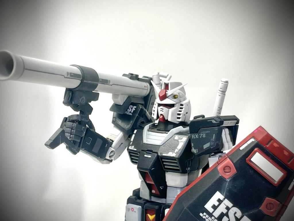 白、黒にはトーンの違う2色を使っているのですが、あんまり差がわからないですね。