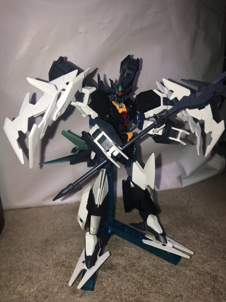 「HADES」起動時はコアガンダムIIのクリスタル部分が赤くなる。