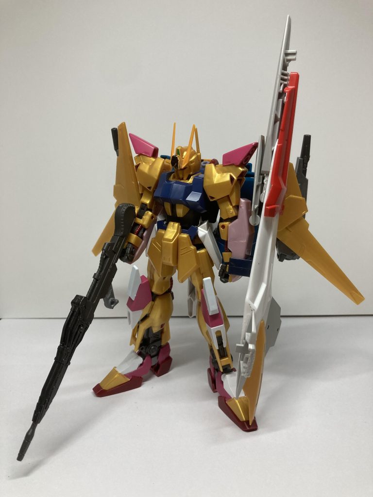 塗装前の状態完成後に見ると少し懐かしさがありますね…実は「ガンダムデルタスパーク・アンペインテッド」という名前が付いてます。