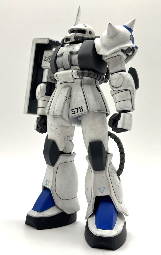 シン・マツナガがFS型に搭乗していた設定はMSV-Rで出てきた認識です。比較的新しい設定ですね。個人的には正直あまり馴染みのない機体ですが、家にガルマザクとマツナガデカールが転がっていたので作ってみました。