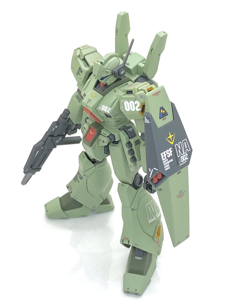 メタリック以外の部分は(クレオス)Mr.カラーGXスーパースムースクリアーを吹き付けております。