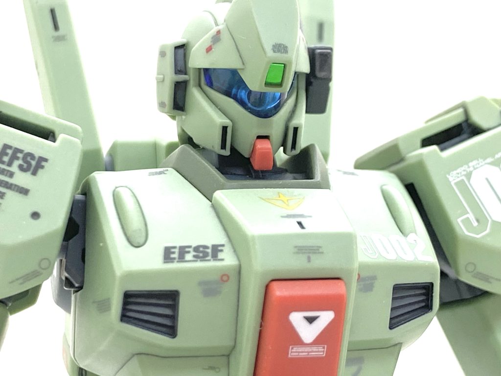 カメラ内部はガンマカのメッキシルバーを筆塗りしています。