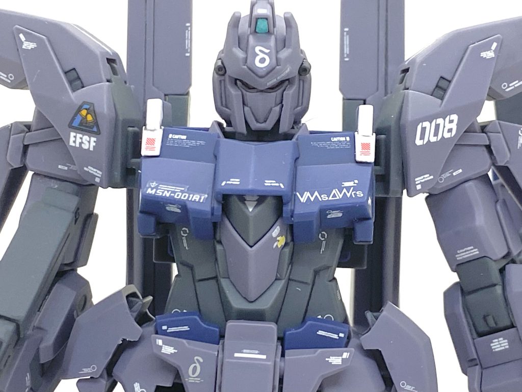 デカールはガンダムデカールのHGのユニコーンガンダム用とMG Ｖガンダム Ver.Ka用、ガンダムデカールDX02やDX06 機動戦士ガンダムUC MS用をメインにスジボリ堂様のロボデカール 注意書きマークなども使ってカトキ風に貼っていきますが・・・デルタプラスにはMGにキット付属のマーキングシールに良いのがあるので一部使っています。