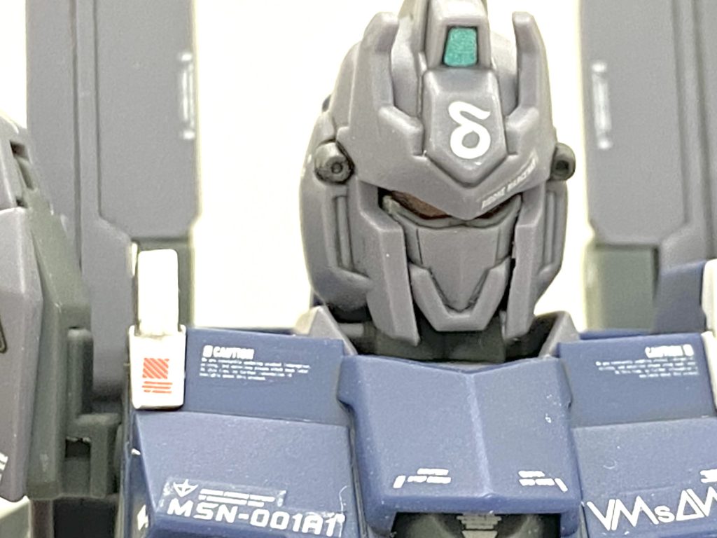 頭は色々な解釈がありますがバイザーはクリアーブラウン、中はメッキシルバーにしました。