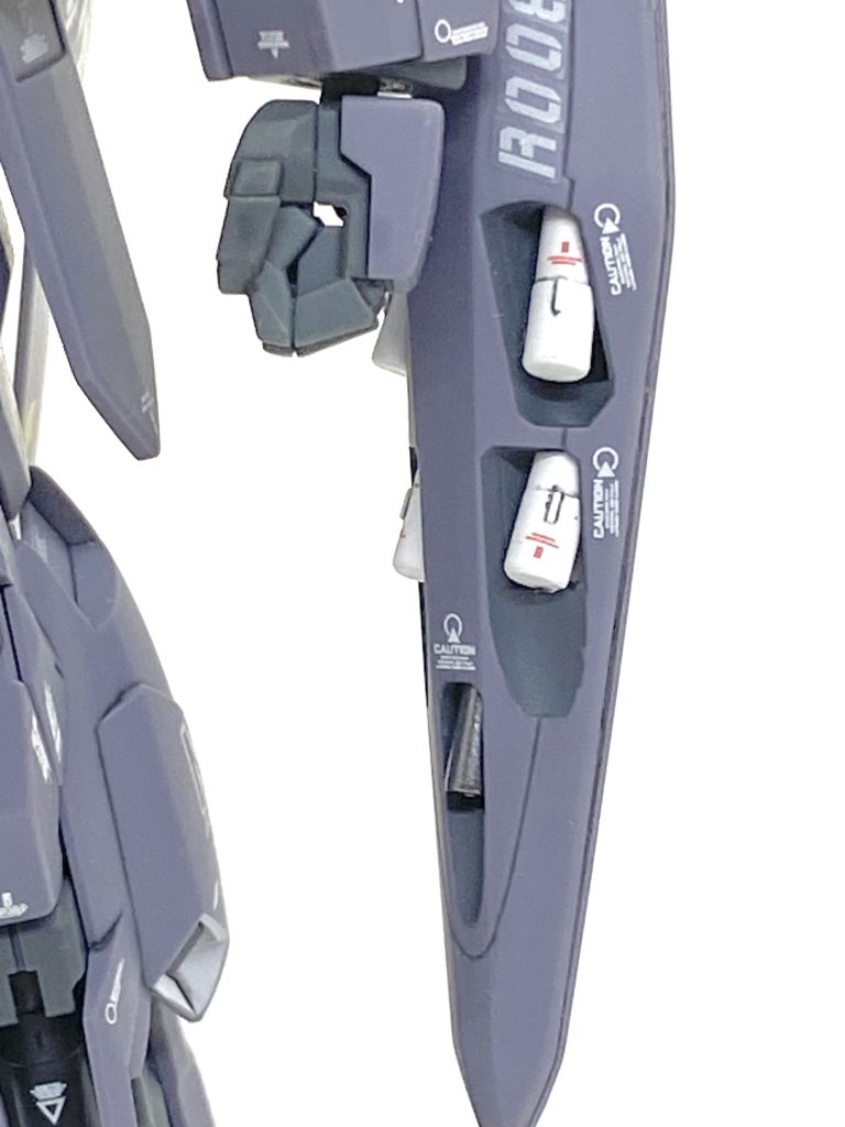 シールドは細かく塗り分けました。