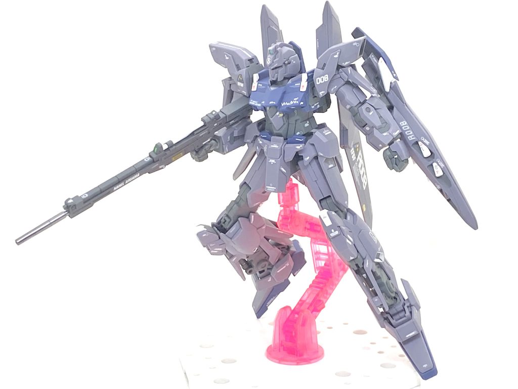 ウェーブライダーに変形しますと必ずデカールが剥げますので久しぶりのポージングで勘弁して下さい(笑)。