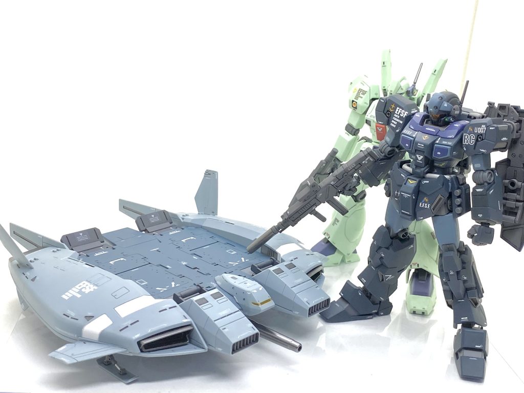 ジェスタやジェガンと比べるとかなり大きいのがわかります。