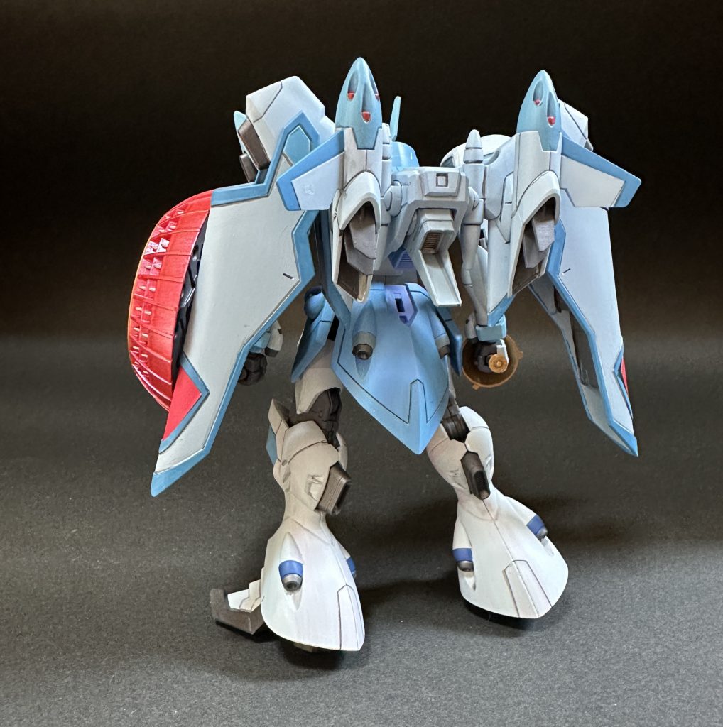 カラーリングも相まって、水中で活躍できそうな機体の背面だなぁと思ったりしました。