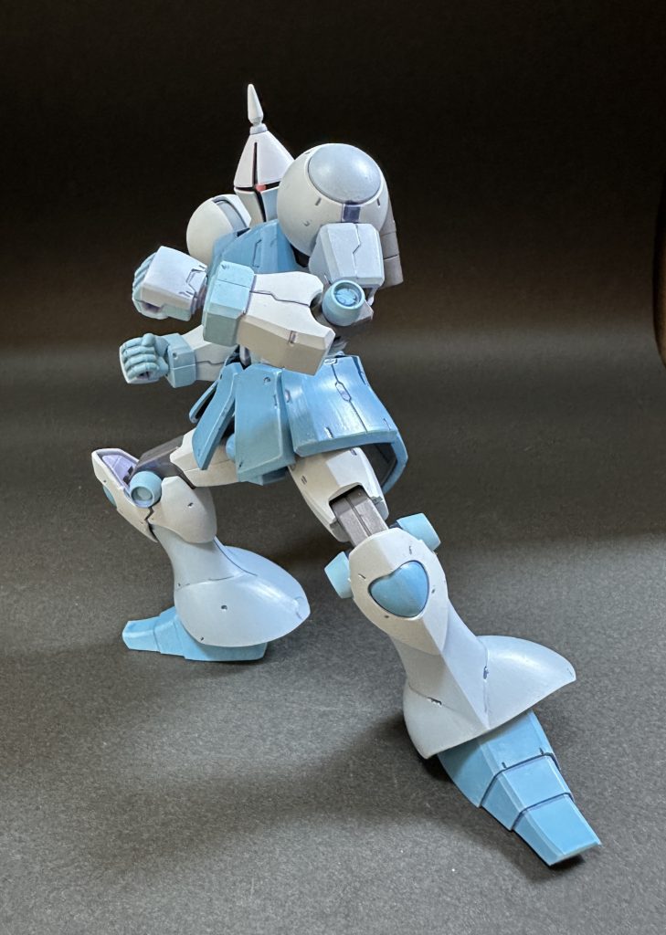 剣と盾のイメージが強いですが、素手の格闘ならばゲルググよりこちらの方がつよそうな気がします。