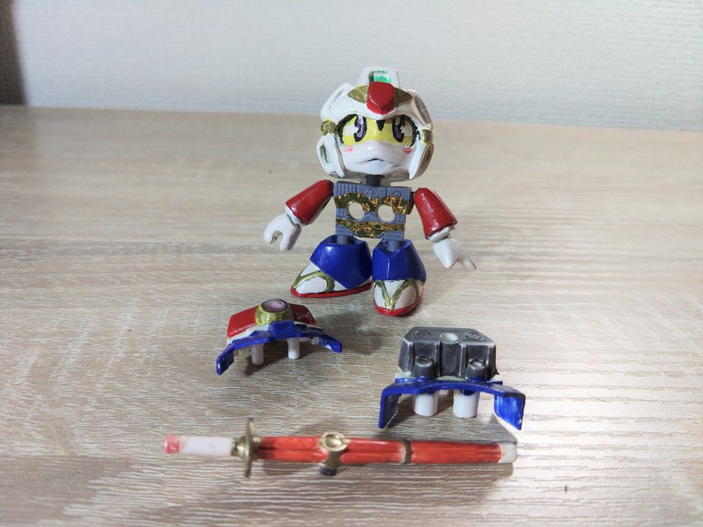 ほら、脱いだぞ。ょうじょのヌードだぞ。みんな大好き金ビキニやぞ。いやすまんかった。薄々気付いてると思いますが、ベースは殿様ガンダム。パテでモリモリしてます。鎧はオミット。当初は合体前提でしたが元になるキットが再販なかなか無かったので諦めて10年以上。もう単体でいいかと。