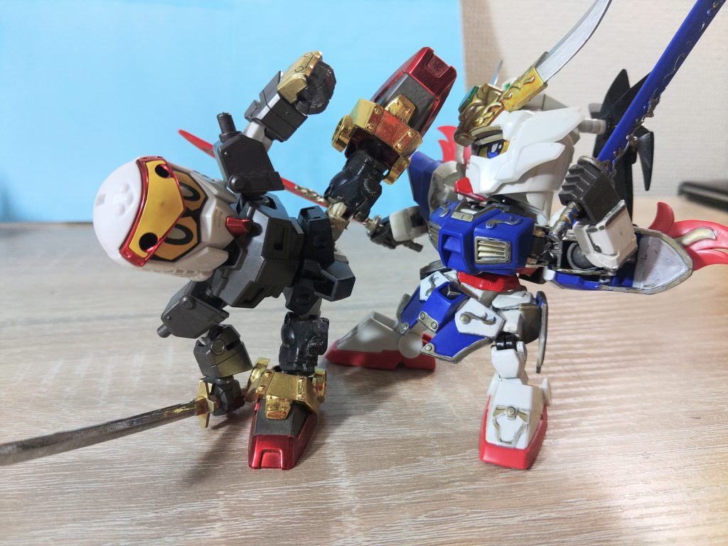 天〈このようにハイキックが可能に!!簡易的な引き出し構造だから工夫次第で逆に内股にも。カ〈すごーい(棒)前回登場の劉備さんものけぞるハイキック!!