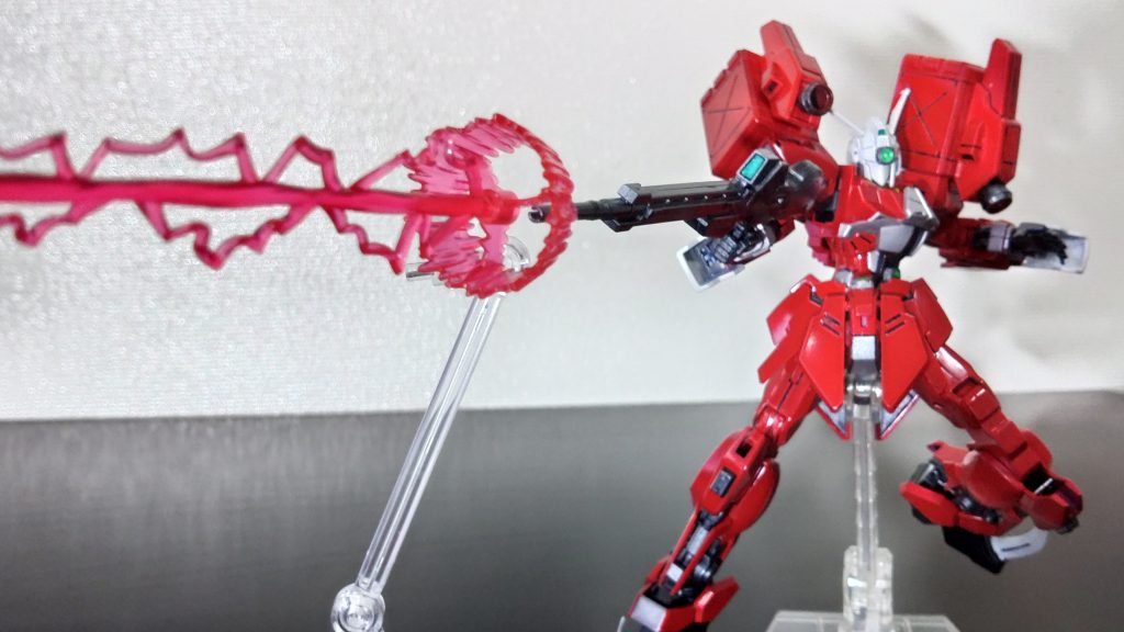 「グレン・ライフル！行けぇ！」精密な射撃を行う際はグレン・ライフルが使用される。