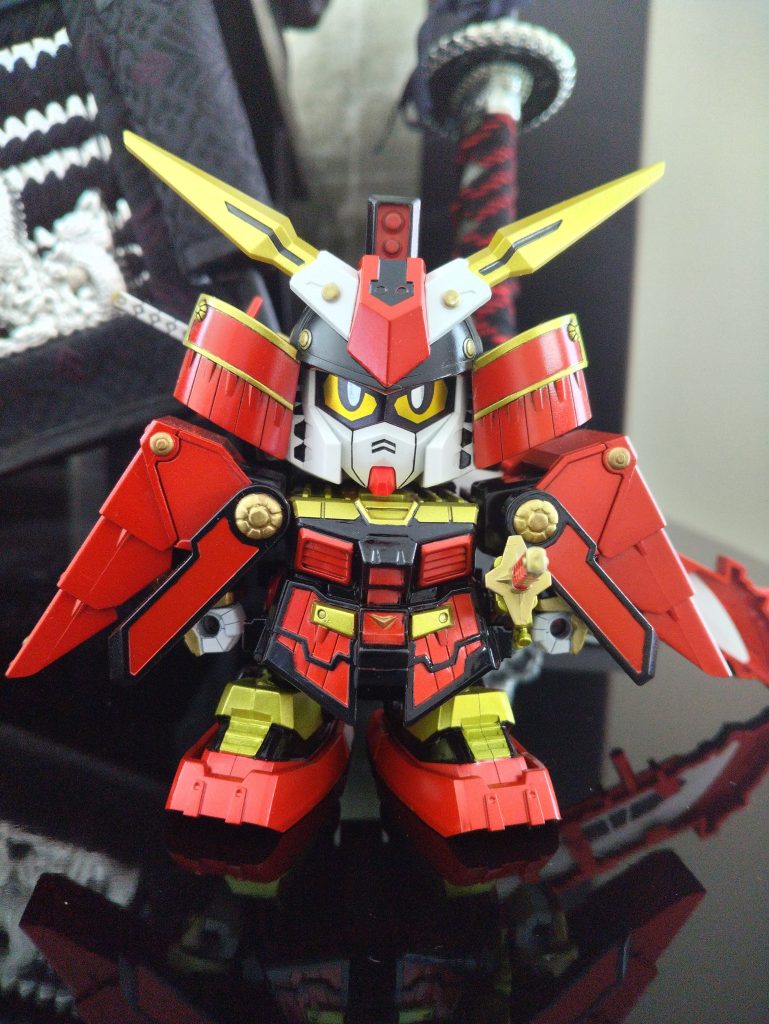 鎧の黒エナメルブラック使ったのですが、これはいまいちでして塗装が剥げます。トップコートすれば防げるのかしら？(gundam-kao1)