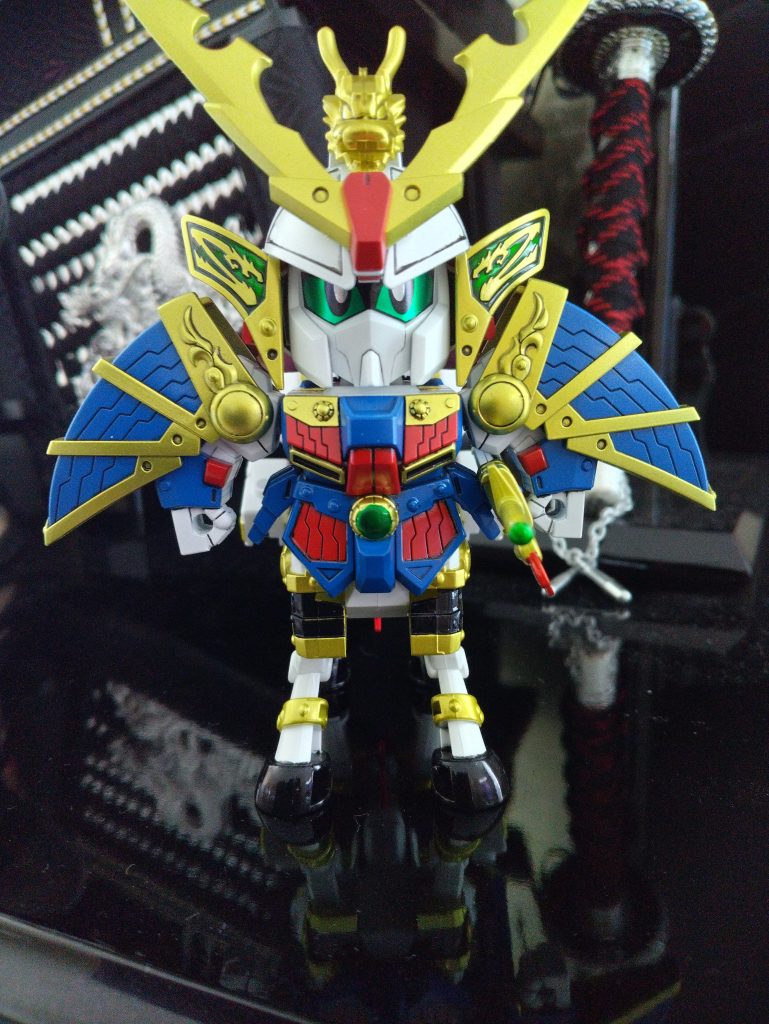 塗り分けが凄い大変でした。疾風号の頭部は3回やり直してます。制作過程でリタッチ失敗、エアブラシ配合ミスで表面ザラザラ、集中力きらして塗料ぶちまけ(笑)大変でしたが出来上がると圧巻でした。いずれはパテ使って穴埋め技術を磨きたいです。