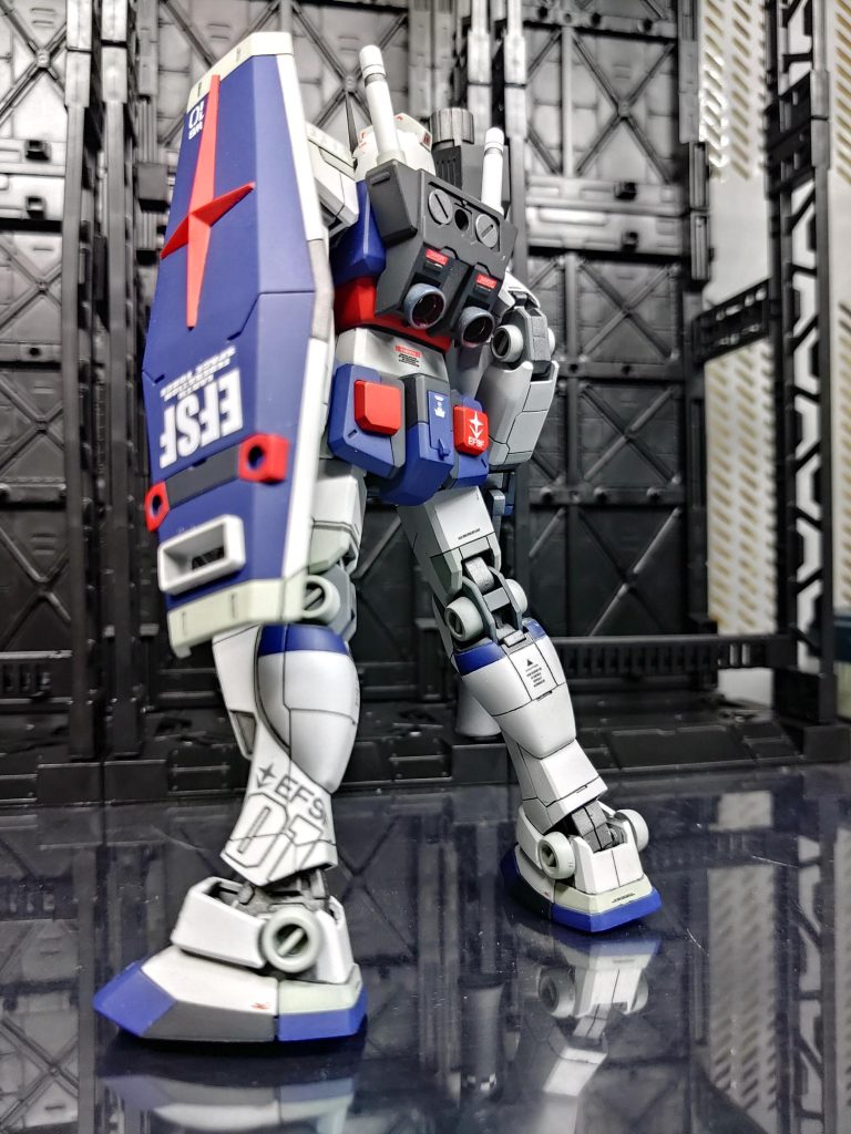 前回のPGガンダムで調色したカラーも残ってることだし、ガンダムを成仏させるため、なるべく丁寧に製作しました(呪いは全世界に及ぶらしい)