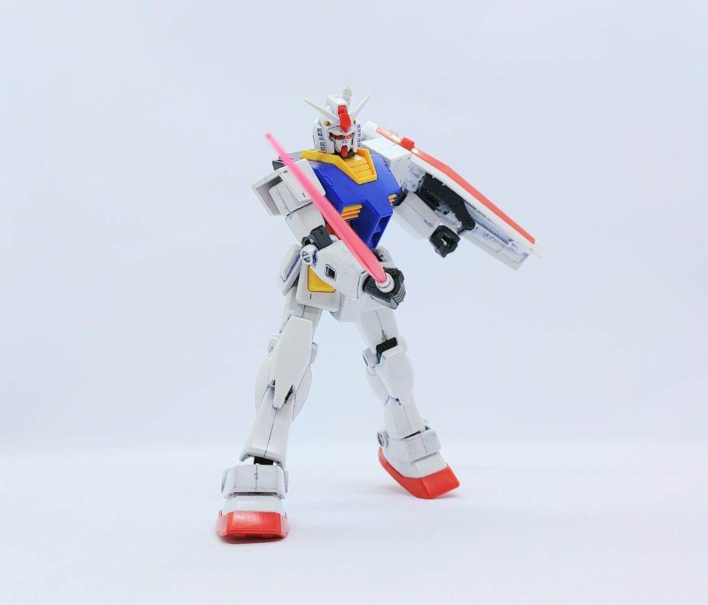 個人的にはサーベル斬りかかりのポーズが印象深いですね